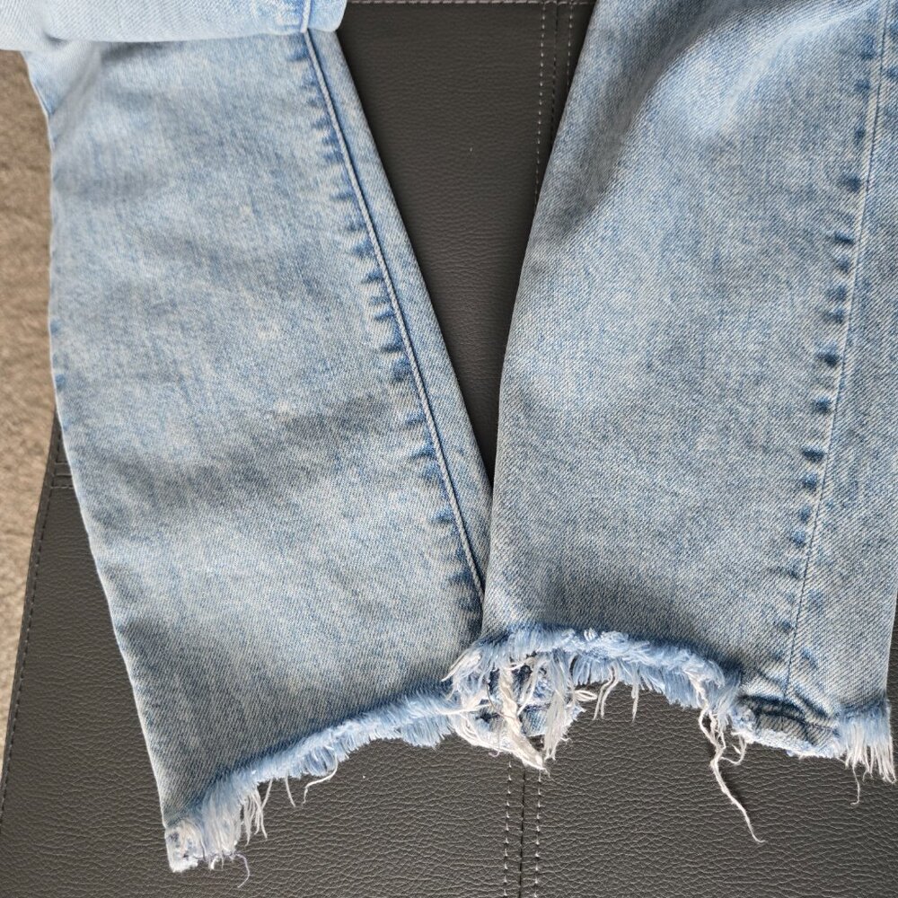 MOTHER Jeans. The Stunner, Ankle Chew. Size 24 - Picture 3 of 7